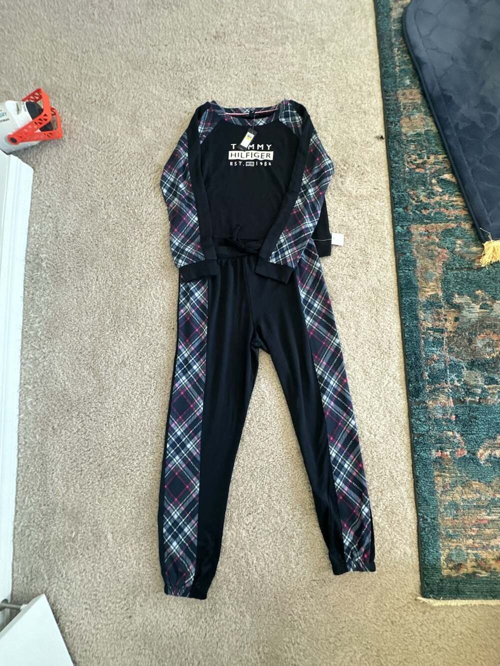 Tommy Hilfiger 2 Piece Set Size M Plaid Pajama Set